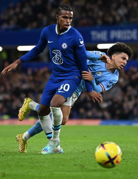 这次左膝受 这次左膝受