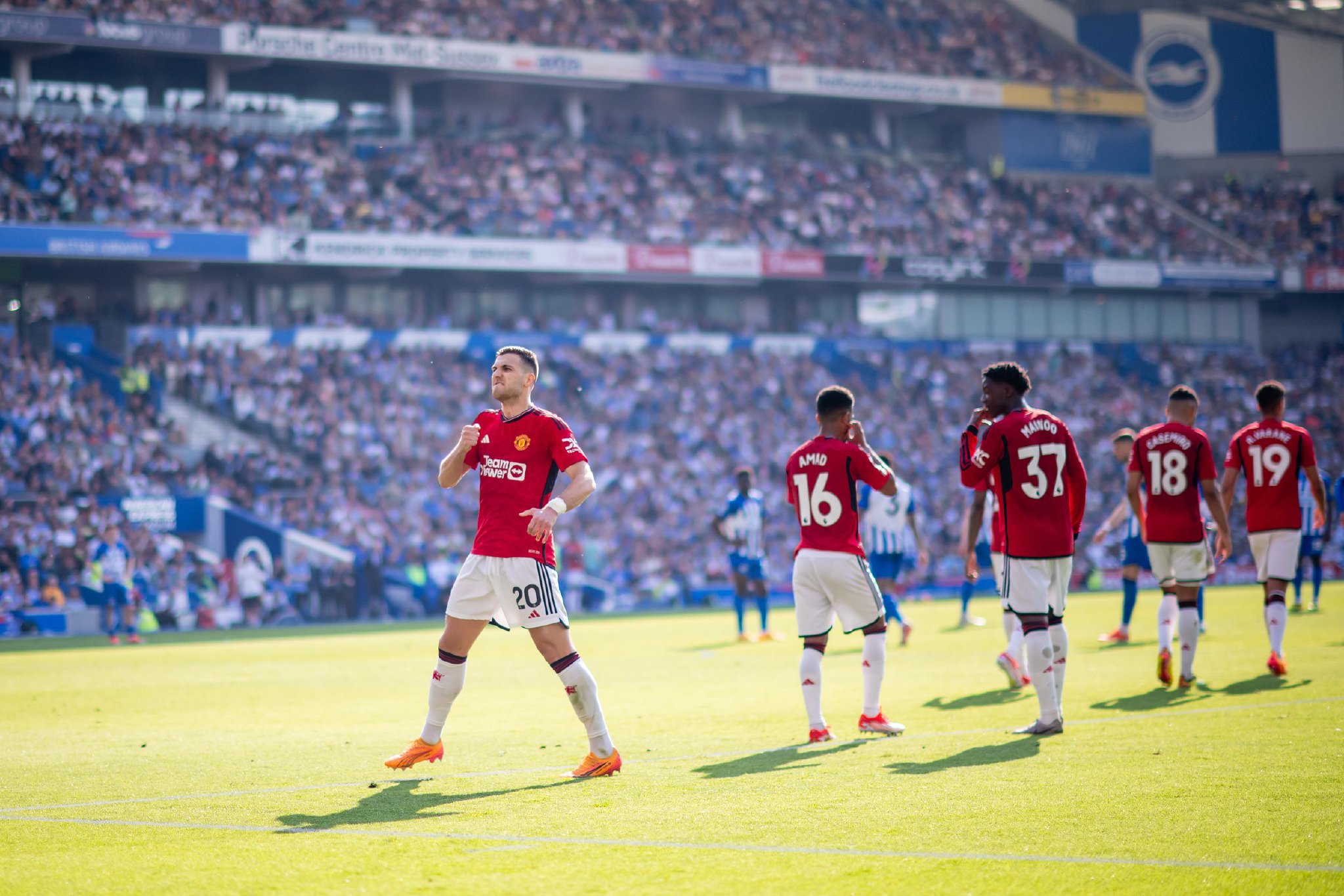 与球队并肩 与球队并肩