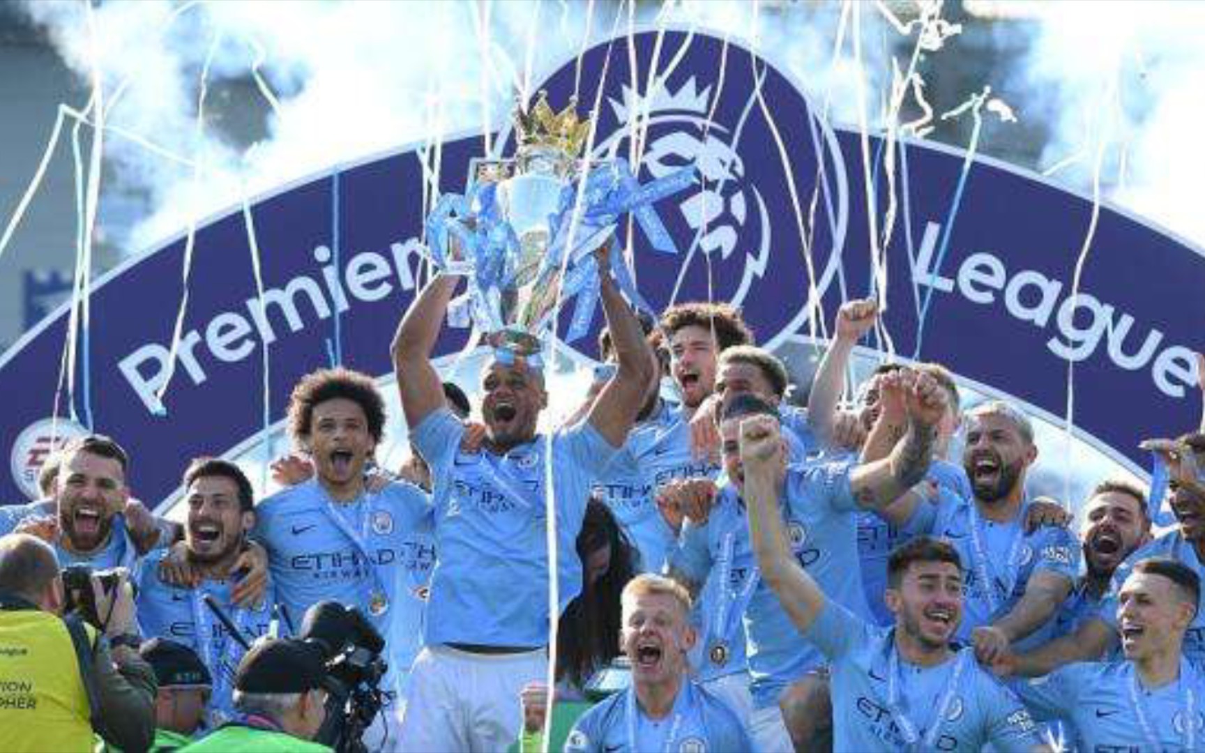 迪斯蒂法诺赢得超级金球奖36周年，皇马在官方社媒发文庆祝（皇马官方社媒纪念迪斯蒂法诺加冕超级金球36周年）